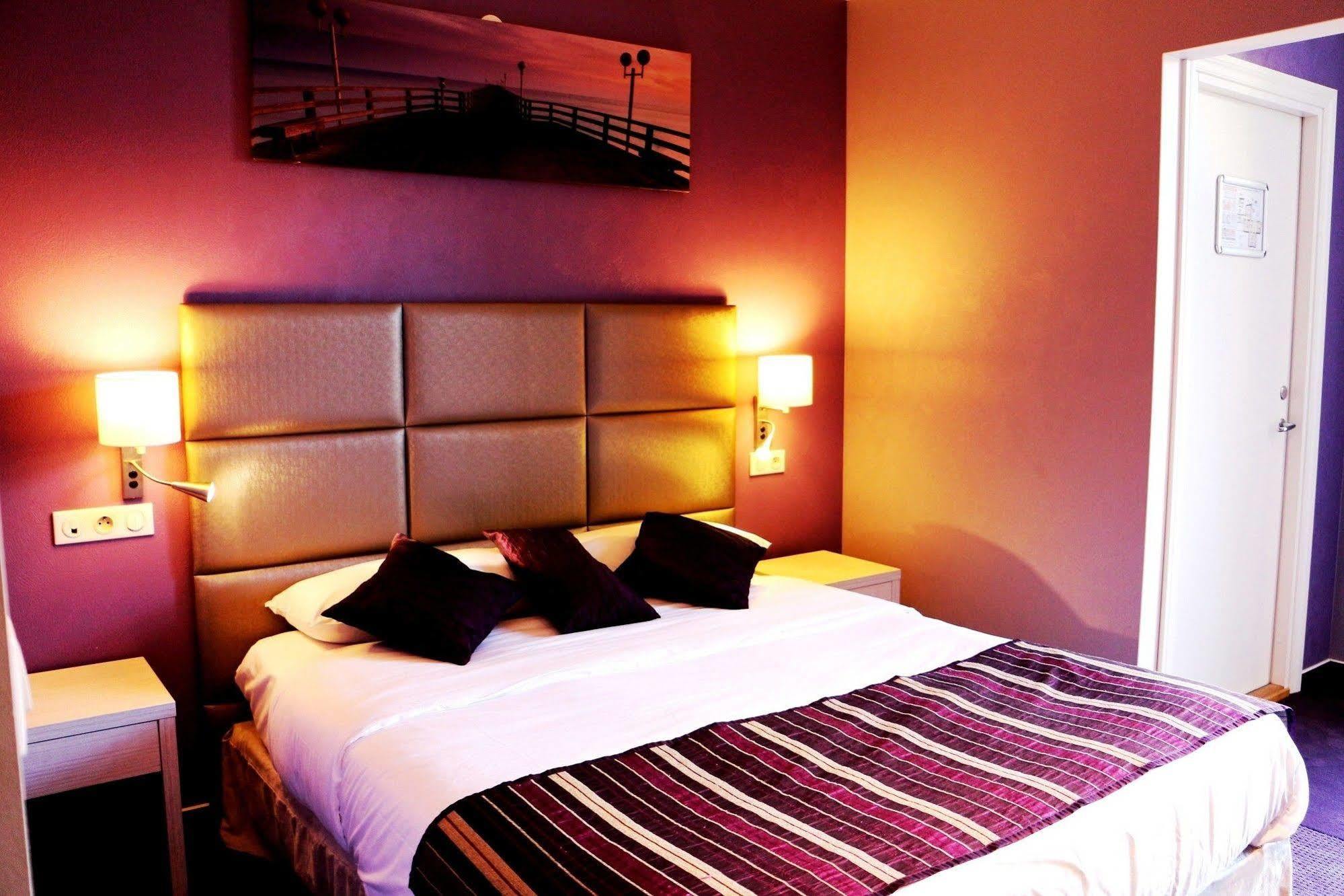 Irin Hotel อองทีบส์ ภายนอก รูปภาพ